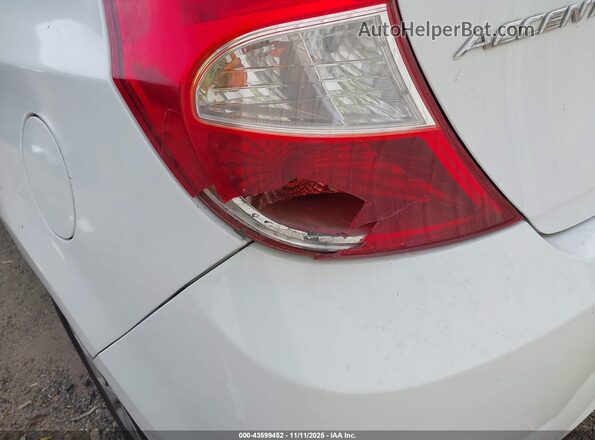 KMHCT5AEXGU246032 2016 HYUNDAI ACCENT Белый 