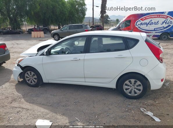 KMHCT5AEXGU246032 2016 HYUNDAI ACCENT Белый Панорамный вид салона 360°