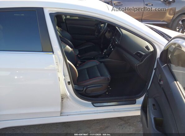 KMHD04LB0LU989402 2020 HYUNDAI ELANTRA White Вид салону спереду