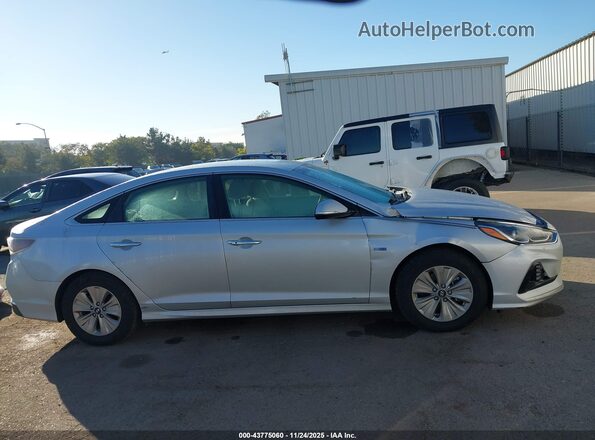 KMHE24L36KA085044 2019 HYUNDAI SONATA HYBRID Silver უკანა სალონის ხედი