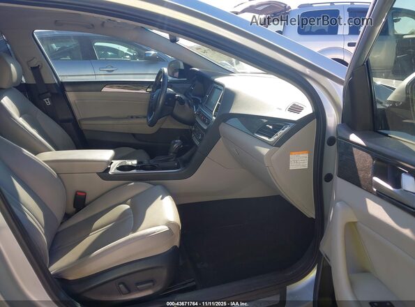KMHE34L39KA093166 2019 HYUNDAI SONATA HYBRID Silver წინა სალონის ხედი