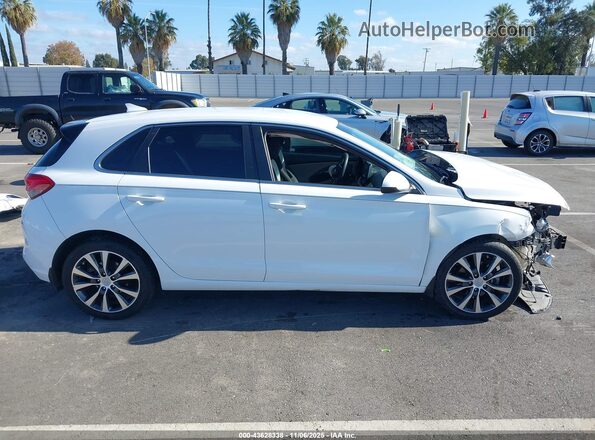 KMHH35LE2JU014518 2018 HYUNDAI ELANTRA GT White Widok wnętrza 360 stopni