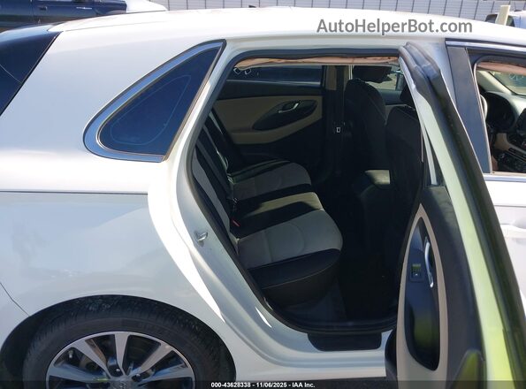 KMHH35LE2JU014518 2018 HYUNDAI ELANTRA GT White Widok naklejki z numerem VIN