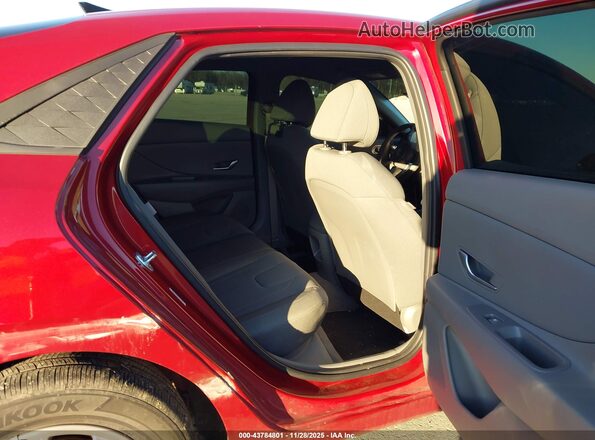 KMHLL4DG8RU842069 2024 HYUNDAI ELANTRA Red Widok naklejki z numerem VIN