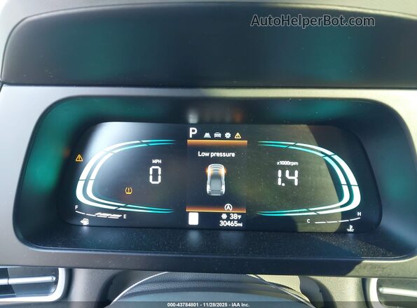 KMHLL4DG8RU842069 2024 HYUNDAI ELANTRA Red Widok tylnych siedzeń