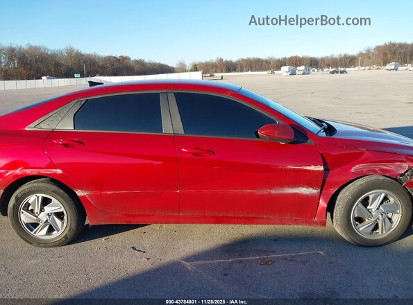 KMHLL4DG8RU842069 2024 HYUNDAI ELANTRA Red Widok wnętrza z tyłu