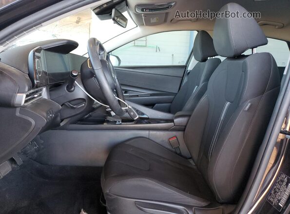 KMHLS4AG4PU464966 2023 HYUNDAI ELANTRA Черный Вид салона спереди