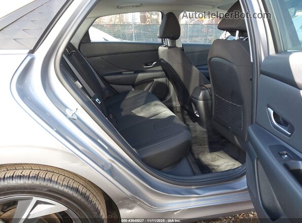 KMHLS4DG5SU974232 2025 HYUNDAI ELANTRA Gray Widok naklejki z numerem VIN