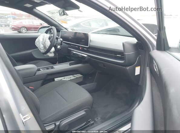 KMHM24AC3SA083881 2025 HYUNDAI IONIQ 6 Gray Vista interior delantera