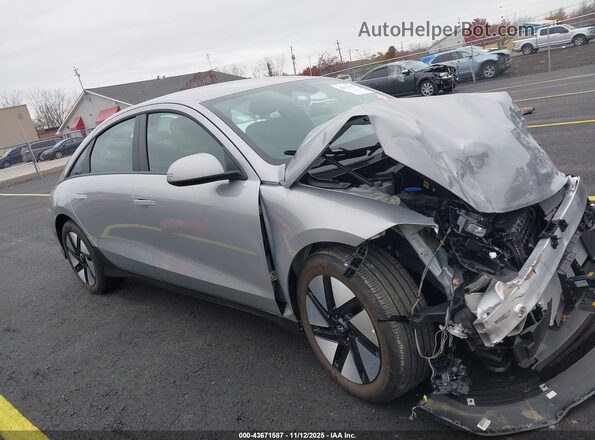 KMHM24AC3SA083881 2025 HYUNDAI IONIQ 6 Gray Vista interior trasera
