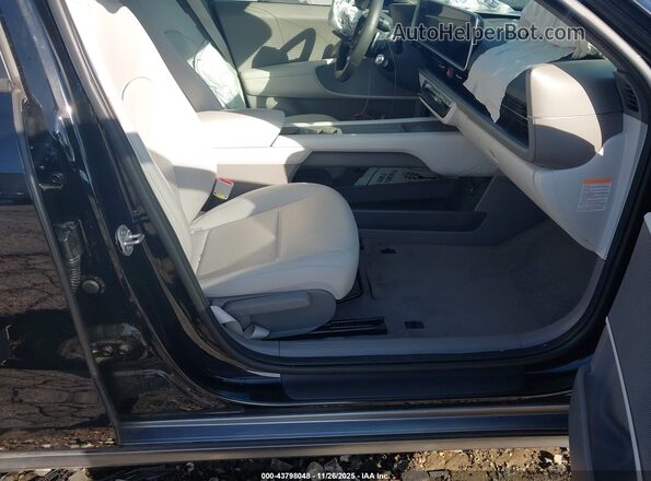 KMHM34AA2SA084645 2025 HYUNDAI IONIQ 6 Black Widok wnętrza z przodu
