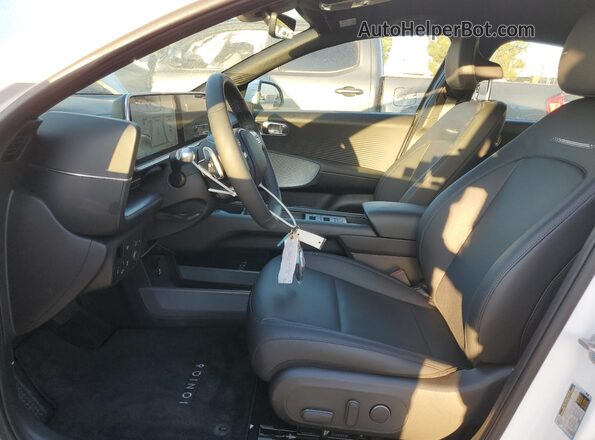 KMHM34AA2SA099310 2025 HYUNDAI IONIQ White Вид салону спереду