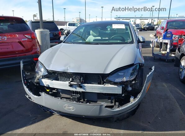 KMHM54AA6SA098283 2025 HYUNDAI IONIQ 6 Pewter Rear interior view