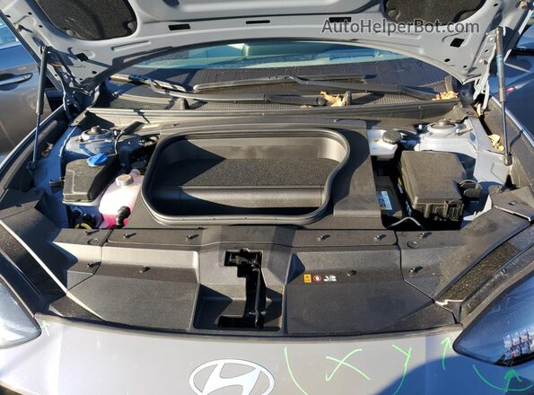 KMHM54AC3SA092670 2025 HYUNDAI IONIQ Blue უკანა სალონის ხედი