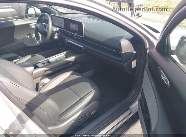 KMHM54AC5RA064248 2024 HYUNDAI IONIQ 6 Gray Front interior view
