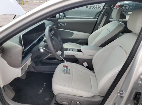 KMHM54AC7PA041518 2023 HYUNDAI IONIQ Silver Widok wnętrza z przodu