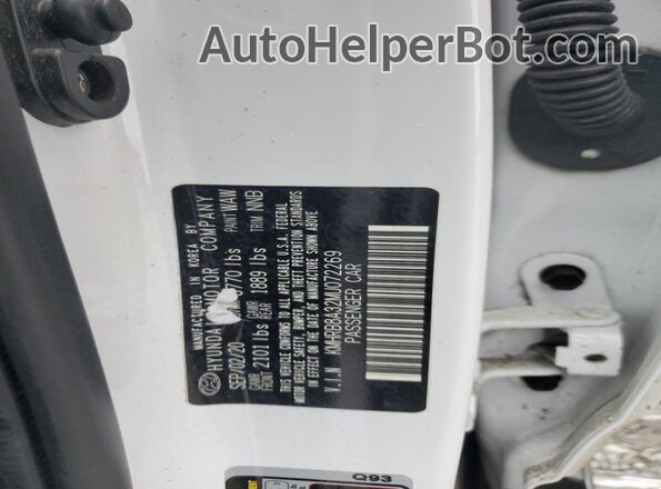 KMHRB8A32MU072269 2021 HYUNDAI VENUE White Widok naklejki z numerem VIN