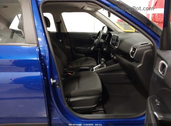 KMHRB8A39MU067893 2021 HYUNDAI VENUE Blue წინა სალონის ხედი