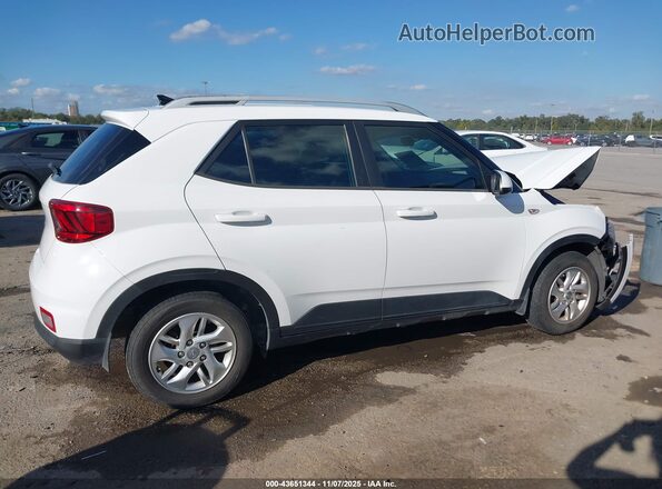 KMHRC8A30LU022367 2020 HYUNDAI VENUE White Вид задньої частини салону