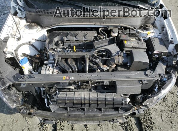 KMHRC8A30PU233851 2023 HYUNDAI VENUE White Вид задньої частини салону