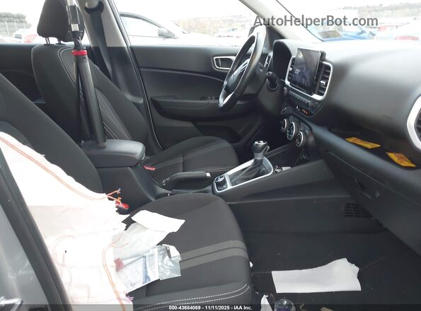 KMHRC8A31MU128070 2021 HYUNDAI VENUE Silver Widok wnętrza z przodu