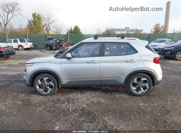 KMHRC8A31MU128070 2021 HYUNDAI VENUE Silver Widok wnętrza 360 stopni