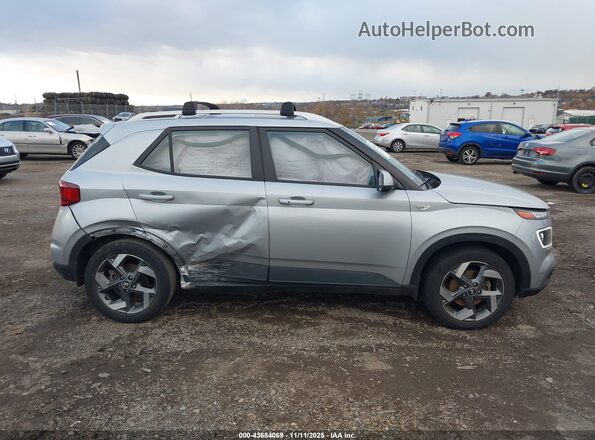 KMHRC8A31MU128070 2021 HYUNDAI VENUE Silver Widok wnętrza z tyłu