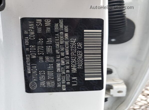 KMHRC8A31PU235642 2023 HYUNDAI VENUE White Widok wnętrza 360 stopni