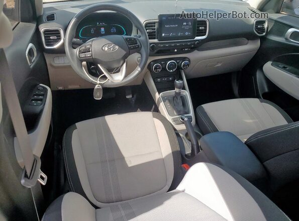 KMHRC8A31RU329720 2024 HYUNDAI VENUE Серебряный Вид панели приборов