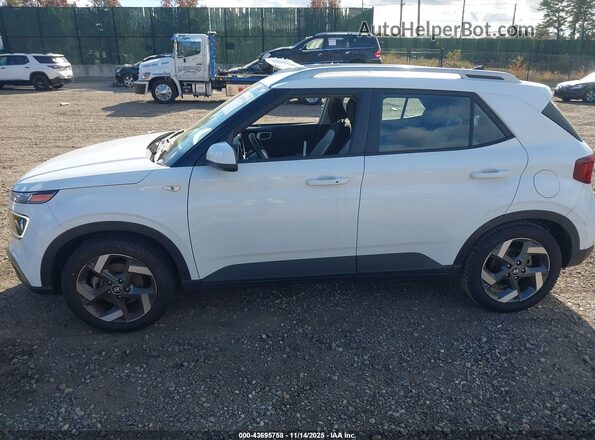 KMHRC8A34MU083948 2021 HYUNDAI VENUE White Սալոնի 360 աստիճան տեսք