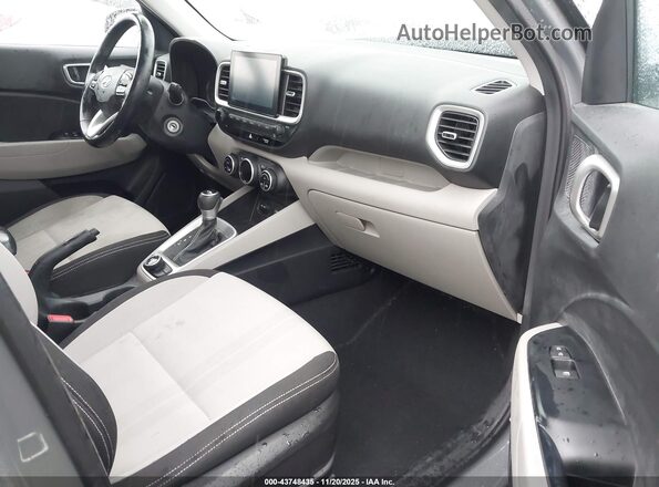 KMHRC8A36LU020428 2020 HYUNDAI VENUE Gray Вид салону спереду