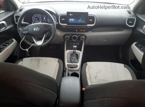 KMHRC8A36MU118621 2021 HYUNDAI VENUE Красный Вид панели приборов
