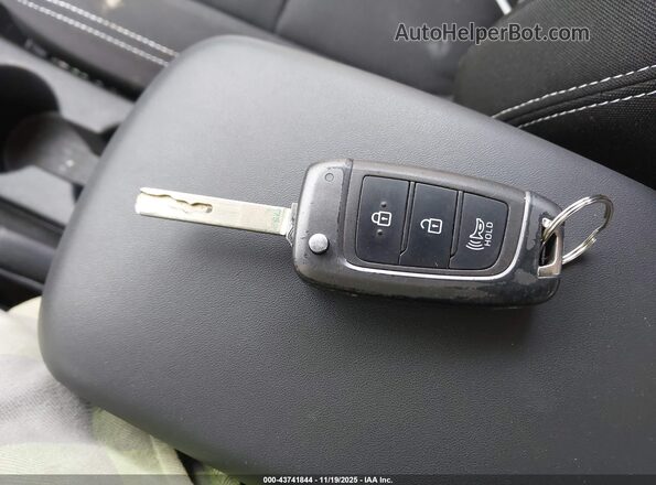 KMHRC8A36NU160952 2022 HYUNDAI VENUE Серебряный Вид панели приборов