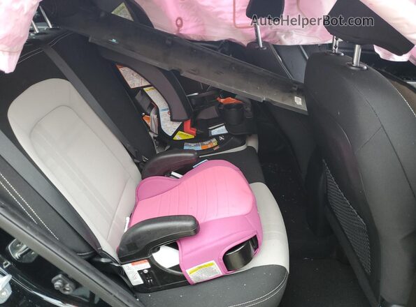 KMHRC8A37LU018560 2020 HYUNDAI VENUE Черный Вид задних сидений