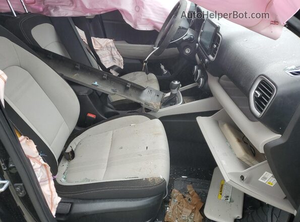 KMHRC8A37LU018560 2020 HYUNDAI VENUE Черный Вид салона спереди