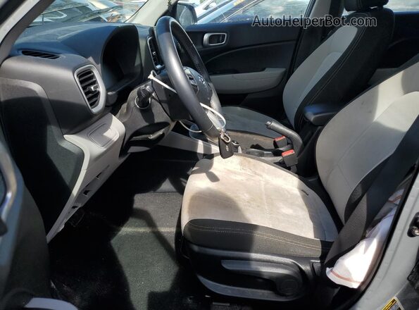 KMHRC8A37PU221700 2023 HYUNDAI VENUE Gray Front interior view