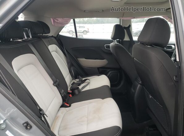 KMHRC8A37PU221700 2023 HYUNDAI VENUE Gray Rear interior view