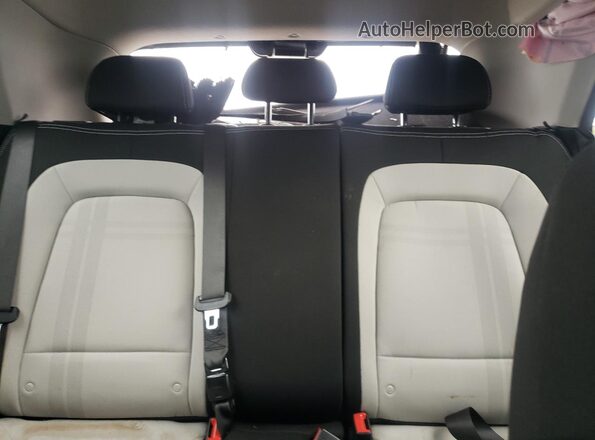 KMHRC8A37PU221700 2023 HYUNDAI VENUE Gray Rear seats view