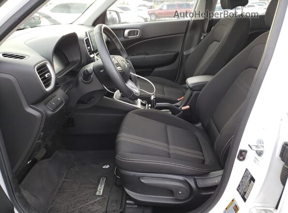 KMHRC8A37RU332864 2024 HYUNDAI VENUE White 