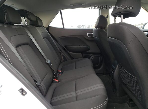 KMHRC8A37RU332864 2024 HYUNDAI VENUE White 