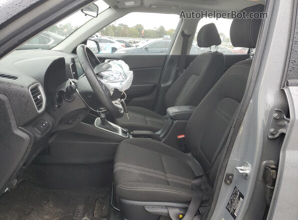 KMHRC8A39NU140713 2022 HYUNDAI VENUE Серый Вид салона спереди