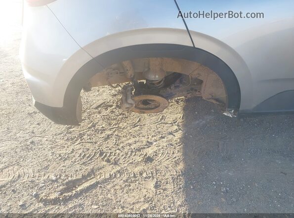 KMHRC8A3XPU253735 2023 HYUNDAI VENUE Silver Widok z przodu
