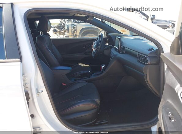 KMHTG6AF7LU024335 2020 HYUNDAI VELOSTER Белый Вид салона спереди