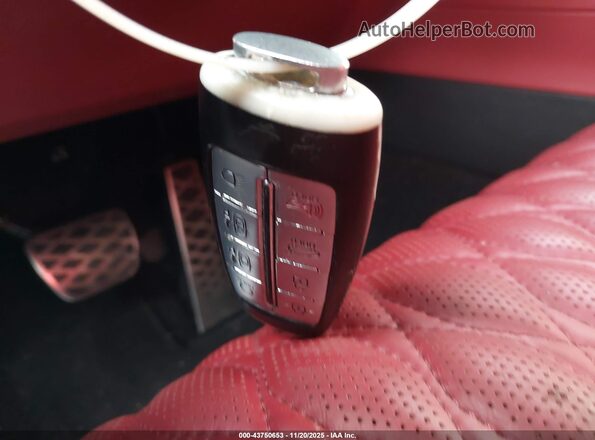 KMUMCDTC7NU021575 2022 GENESIS GV70 White Առջևի վահանակի տեսք