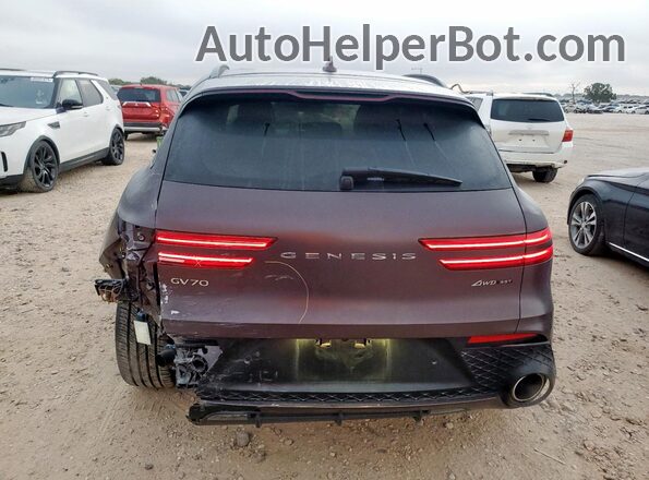 KMUMCDTC9PU114973 2023 GENESIS GV70 Purple Հետևի տեսք