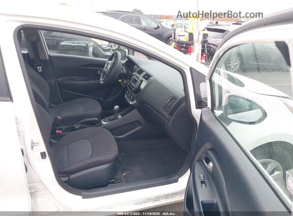 KNADM4A33H6016169 2017 KIA RIO White Vista interior delantera