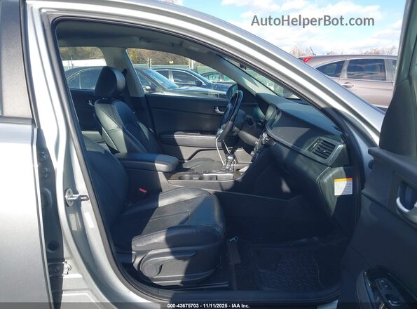 KNAGU4LC7H5004753 2017 KIA OPTIMA HYBRID Silver Widok wnętrza z przodu