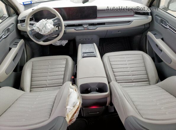 KNDADFS54R6032352 2024 KIA EV9 Silver Dashboard view