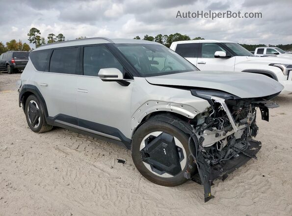 KNDADFS54R6032352 2024 KIA EV9 Silver Front right