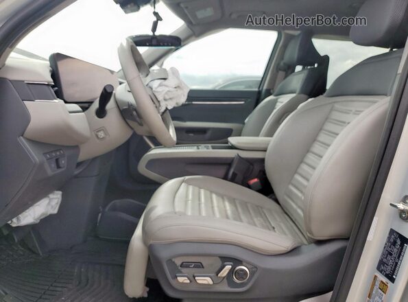 KNDADFS54R6032352 2024 KIA EV9 Silver Front interior view